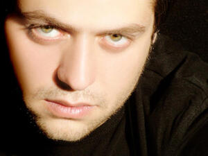 المطرب نادر نور