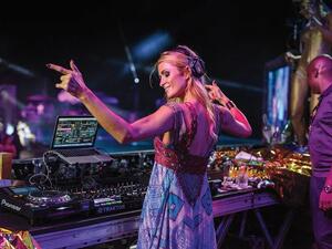 باريس هيلتون 