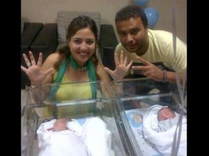 Rami Sabri's first photo with his new twins, along with his wife