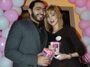 والدة بسمة بوسيل تنفي طلاقها من تامر حسني 