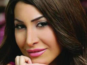 الفنانة يارا