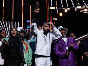 Drake won big at the Billboard Music Awards last night. (Isaac Brekken / GETTY IMAGES NORTH AMERICA / AFP)