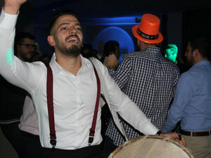 The young smiley energetic drummer Maher Dababneh joined the night with the beat of his drum amidst the celebrating clapping young crowd. (Source: Al Bawaba Entertainment)