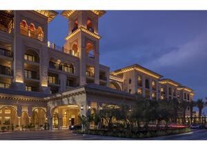 Four Seasons Resort at Jumeirah Beach.