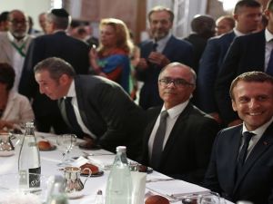 الرئيس الفرنسي إيمانويل ماكرون، خلال حفل إفطار في باريس