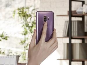 The Galaxy S9+’s cutting-edge Dual Aperture camera is designed to adapt to various lighting conditions just as the human eye would.
