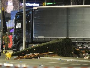 View of the truck that crashed into a Christmas market in Berlin on December 19, 2016. (AFP/Odd Andersen)