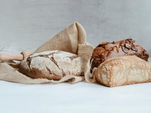 الجلوتين هو الاسم العام للبروتينات الموجودة في بعض الحبوب