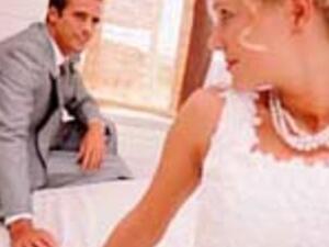 لماذا تشعر المرأة بالألم في الجماع الأول ؟