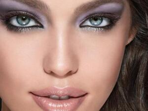للحصول على تتمة رائعة للماكياج ننصحك باستعمال بوردة برونزية للحصول على تتمة رائعة للماكياج ننصحك باستعمال بوردة برونزية