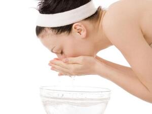 تنظيف الوجه بالبخار أفضل حل لمعالجة مشاكل البشرة