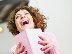 لا تكوني محبطة لدرجة أنك توافقين وتضحكين على كل ما يقوله الطرف الأخر