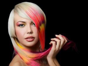 صبغ الشغر متعة بالنسبة للبعض ولكن آثار الصبغة على الجلد قد تكون مزعجة جدا