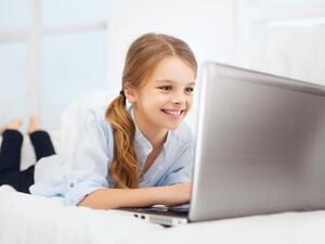 يجب ان تلتزم بالسن القانونية عند الاشتراك في مواقع التواصل الاجتماعية وتحذر ابنائك من مخاطرها