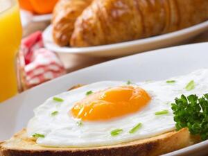 تحتوي البيضة المتوسطة على 6.5 غرام بروتين