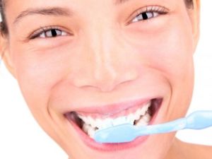 تنظيف الاسنان يحمي من امراض القلب المزمنة