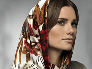 وضع الحجاب وعدم شده يحافظ على شعر مليئ بالحيوية.