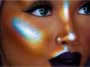 هذا الماكياج مناسب للحفلات المسائية هذا الماكياج مناسب للحفلات المسائية