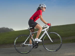 يفضل ركوب الدراجة في مكان ذو تهوية جيدة يفضل ركوب الدراجة في مكان ذو تهوية جيدة