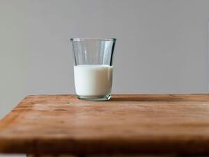 إيجابيات وسلبيات الحليب النباتي