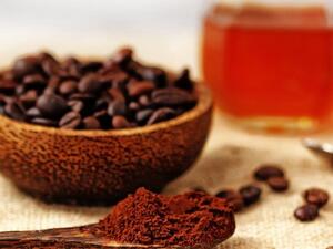 قناع العسل والقهوة لتقشير البشرة