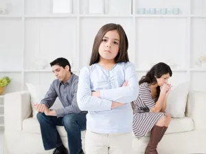 الاطفال بحاجة الى استقرار عائلي