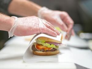 20 بالمئة من الورق المستخدم للف الشطائر به مواد سامة