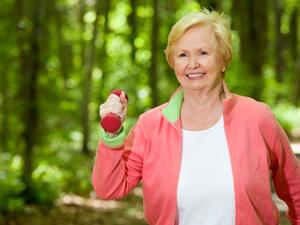المشي يمكن أن يساعد على خفض مخاطر الإصابة بأمراض القلب