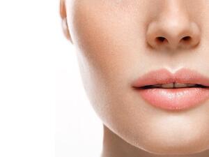 أفضل طريقة للحصول على شفاه وردية