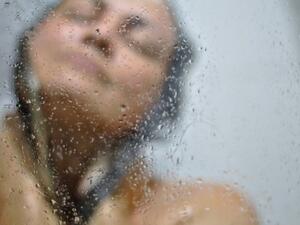 قناع العروس لبشرة مشرقة بشكل طبيعي