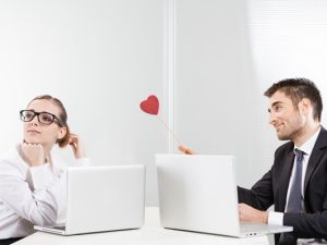 نصائح هامة للعلاقات العاطفية في مكان العمل