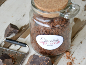 مقشر الشوكولاتة والسكر