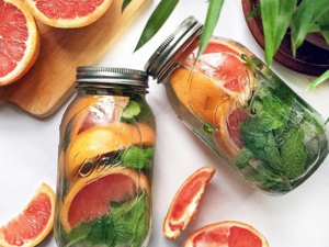 الماء للتخلص من الانتفاخ