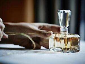 العطور ثمينة لذلك تعلمي الحفاظ على رائحتها القوية 