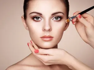 اختيار نوع كريم الأساس المناسب لك يلعب دورا كبيرا ايضا