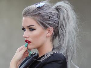 هناك اسباب عديدة لظهور الشعر الرمادي 