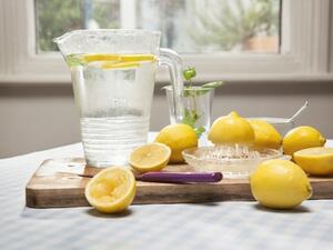 خل التفاح أو عصير الليمون: أيهما أفضل لفقدان الوزن؟