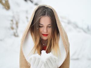 كيف تصنعين ظل أحمر شفاه جديد؟