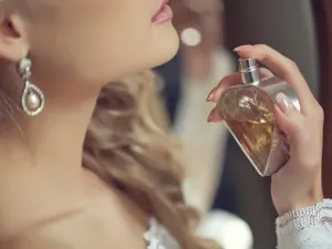 5 طرق للحصول على عطر ثابت يدوم في الشتاء