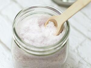 اصنعيه بنفسك: ملح اللافندر لنقع القدمين