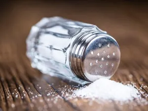 الملح يسبب زيادة مخاطر الإصابة بأمراض القلب