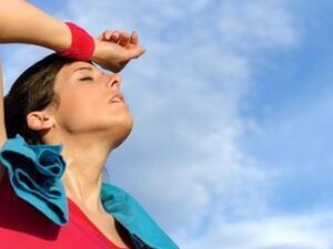 التعرق المفرط في منطقة الابط بالذات يمكن أن يسبب مشكلة