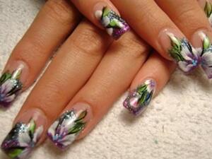 جربي مزج الغلتر مع طلاء الأظافر العادي لعمل اشكال جميلة