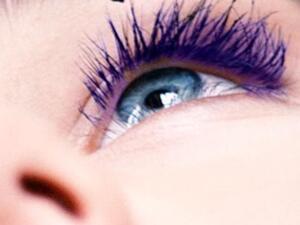 مجمل الرموش الملون موضة الربيع لعيون جذابة