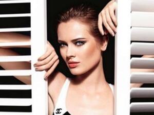 شانيل تطلق مجموعة ماكياج صيف 2012