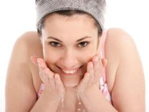 كم مرة يجب أن تقومي بتقشير وجهك؟