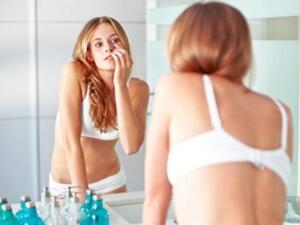 لماذا تظهر الهالات السوداء تحت عيونك ؟