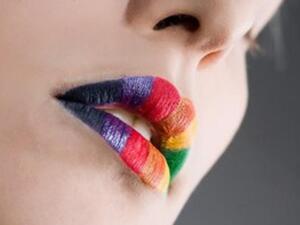 ما رأيك بلون أحمر الشفاه هذا ؟