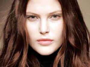 5 وصفات لصبغ الشعر بألوان طبيعية 5 وصفات لصبغ الشعر بألوان طبيعية