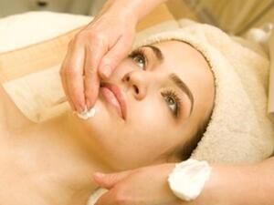 البشرة الحساسة وأقنعة العناية